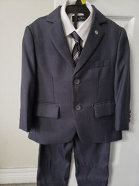 Boys dark grey suit (5 piece)