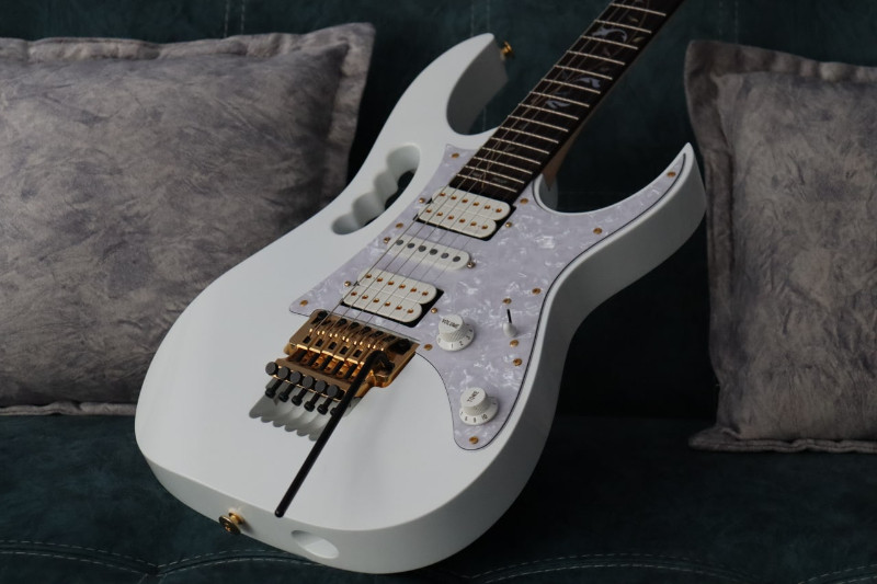 Ibanez JEM7V WH Steve Vai Signature 2017 White Like New with Ros for sale  