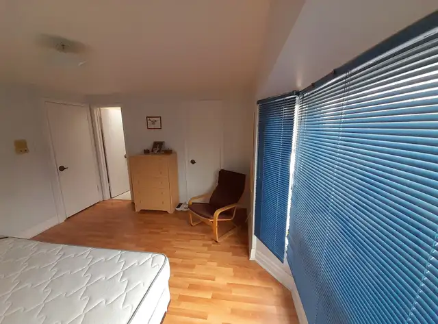 Master bedroom-Private Ensuite Bath-Safe & Green Area-North York in Room Rentals & Roommates in City of Toronto - Image 6