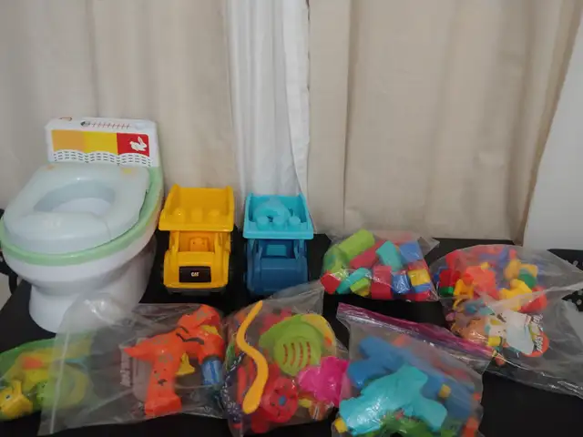 A lot to sales for kids ! in Toys in City of Montréal - Image 5