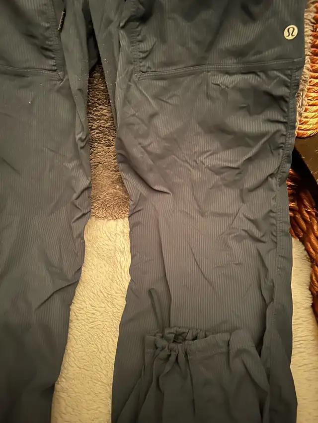 Lululemon Pants in Women's - Bottoms in Barrie - Image 3