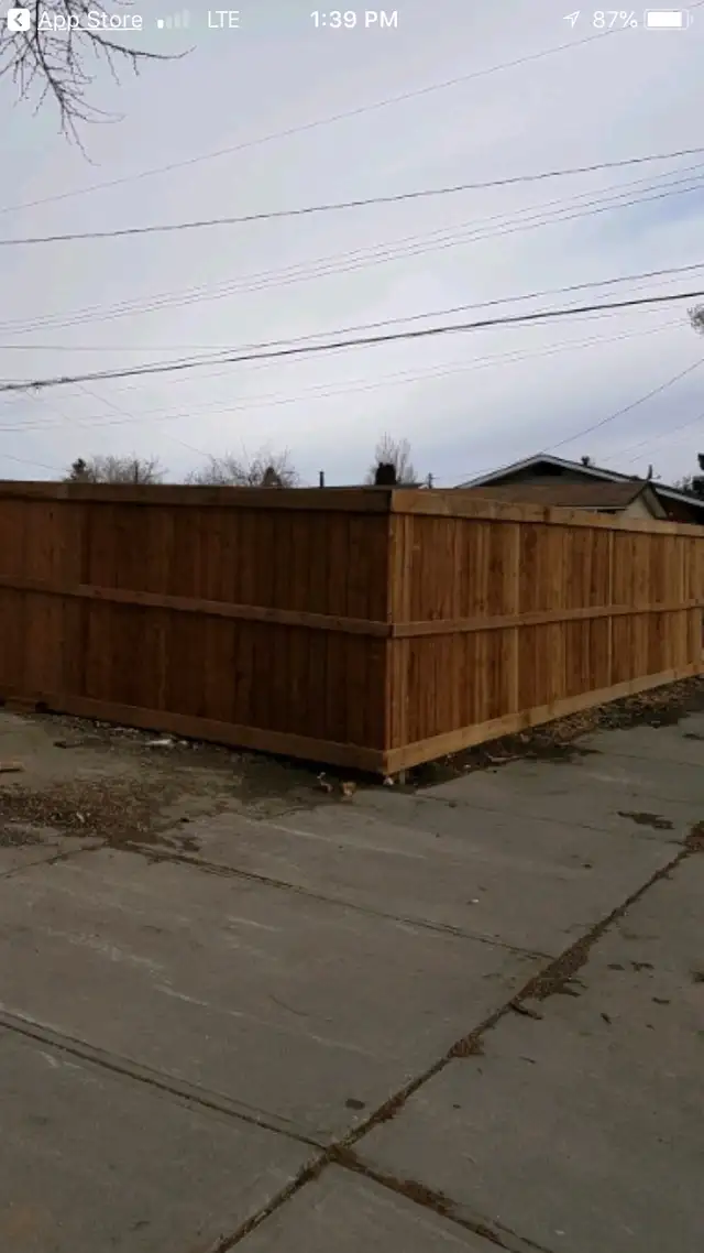 DECKS✅ FENCES✅ PERGOLAS✅REPAIRS /NEW BUILDS FREE ESTIMATES in Fence, Deck, Railing & Siding in Edmonton - Image 4