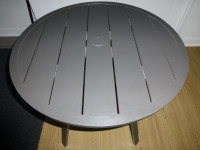 Table de patio ronde en métal
