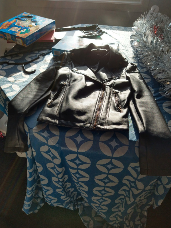 Manteau cuir noir femme marque Séduction dans Femmes - Hauts et vêtements d'extérieur  à Laval/Rive Nord