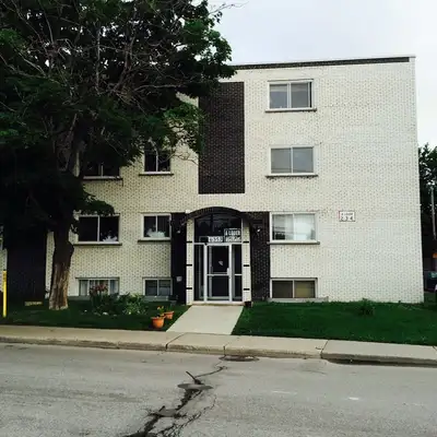 de. Appartement à louer - Tout inclus ! • Prix : 1595 $ Disponible dès le 1er juillet - 1er étage, a...