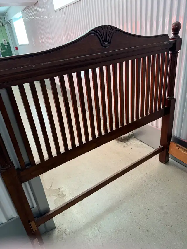 ONE USED QUEEN SIZE BEDROOM WITH HEADBOARD AND FOOT BOARD in Beds & Mattresses in Peterborough - Image 2