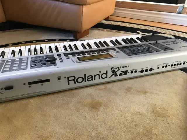 Roland Fantom XA Keyboard – Used / Good Condition in Pianos & Keyboards in City of Halifax - Image 4