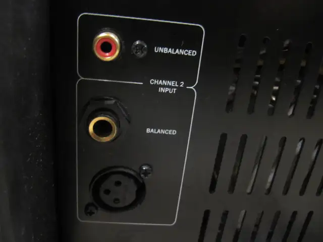 Audiotrak 500 Stereo Reference Commercial Pro Amplifier 500w/ch in Stereo Systems & Home Theatre in Mississauga / Peel Region - Image 7