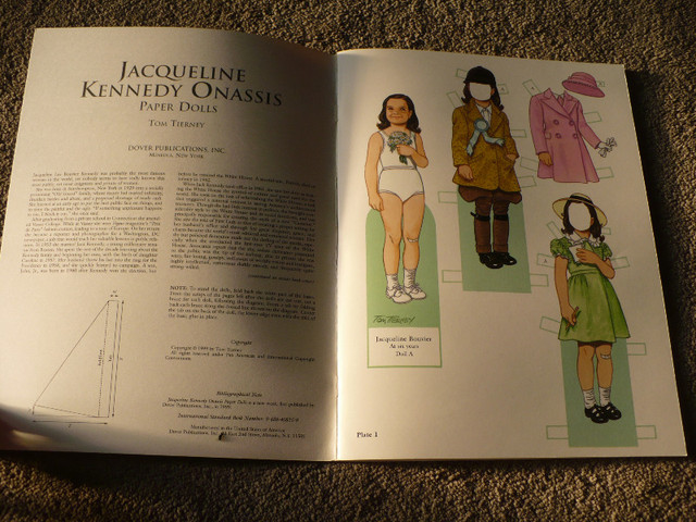 JACQUELINE KENNEDY ONASSIS-JOHN F.KENNEDY( 2 BOOKS PAPER DOLLS) dans Autre  à Longueuil/Rive Sud - Image 3