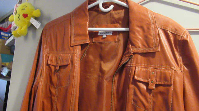 Rust Woman's Coat - REDUCED PRICE in Women's - Tops & Outerwear in Gatineau - Image 2