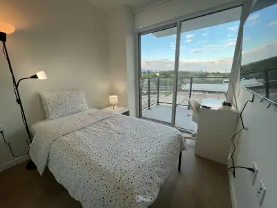 East Vancouver Room Share – Steps from SkyTrain Station
