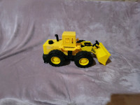 Wheel loader toy