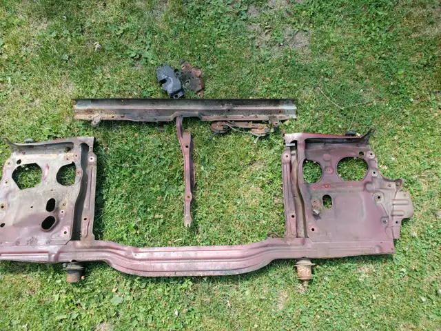 parting out 1991 Toyota landcruiser fj80 in Engine & Engine Parts in City of Toronto - Image 3