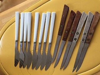 202 8 dinner knives 6 steak knives $5.00 in Arts & Collectibles in Edmonton