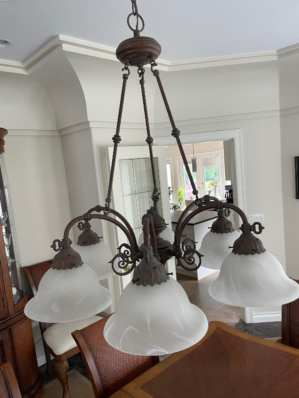 Dining Room Chandelier in Home Décor & Accents in Delta/Surrey/Langley - Image 4
