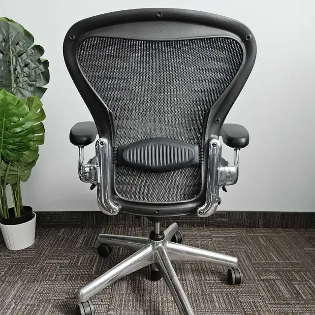 Herman miller Aeron ergonomic office chair FREE DELIVERY in Chairs & Recliners in City of Toronto - Image 6