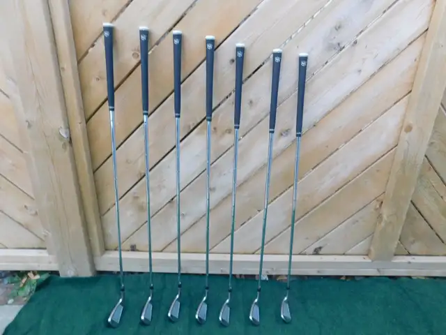 RIGHT-HAND WILSON LAUNCHER HYBRID IRONS SET in Golf in Sarnia - Image 4