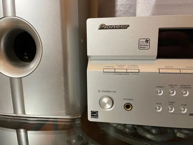 Pioneer SX-316 receiver with speakers in Stereo Systems & Home Theatre in Markham / York Region - Image 5