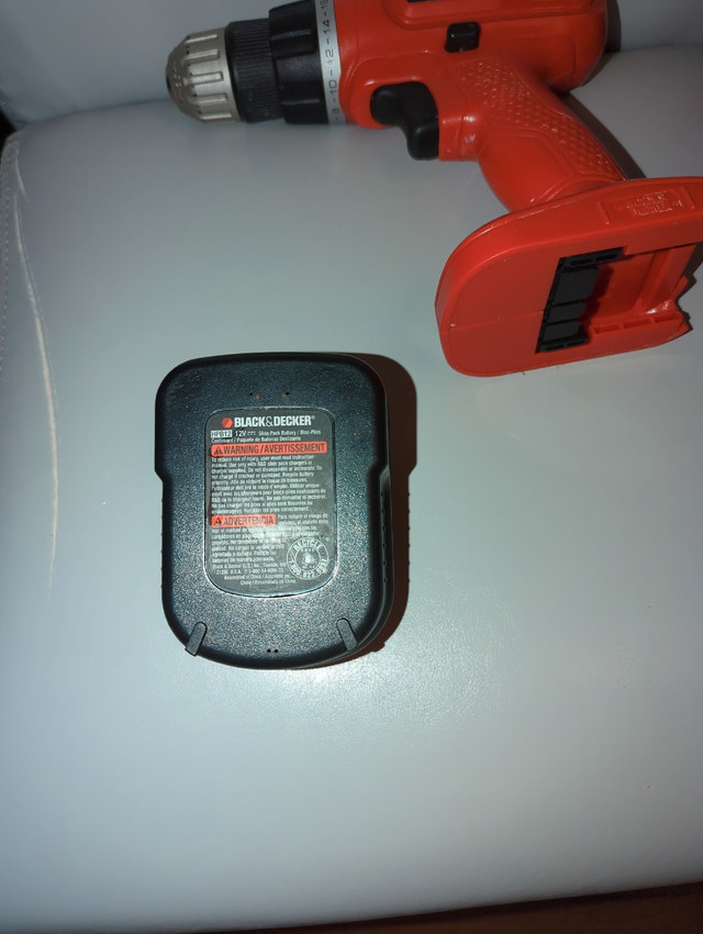 Black Decker 12V Drill GC1400W/ Battery Cordless Type 2 10mm Or in Power Tools in Mississauga / Peel Region - Image 4