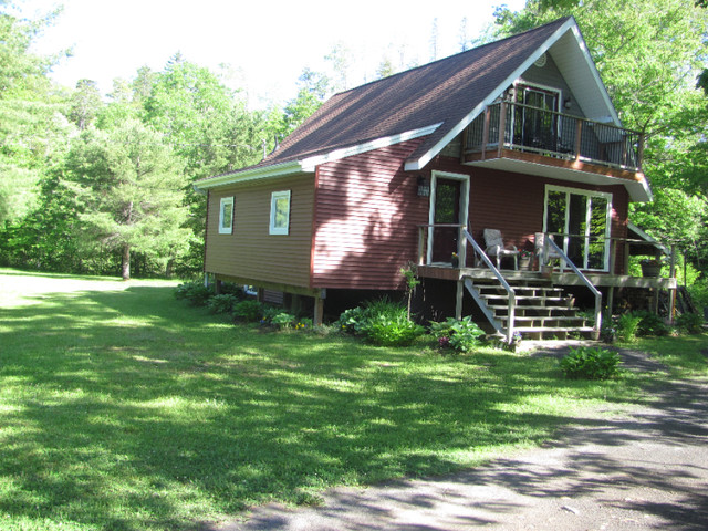 Great House - Great Location fresh waterfront in Houses for Sale in Bridgewater