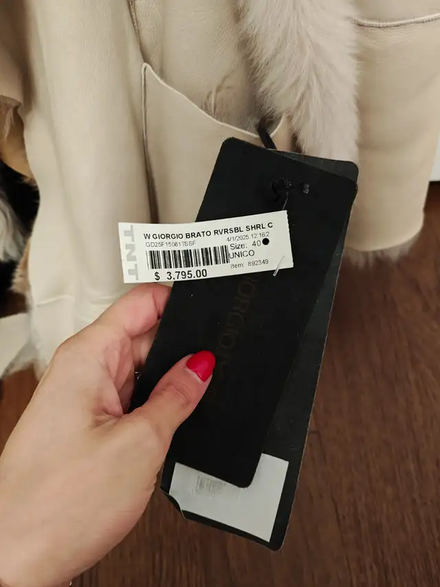 Georgio Brato shearling reversible genuine leather jacket IT40 in Women's - Tops & Outerwear in City of Toronto - Image 9