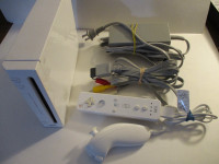 White Nintendo Wii RVL-001 512 MB Home Console Bundle