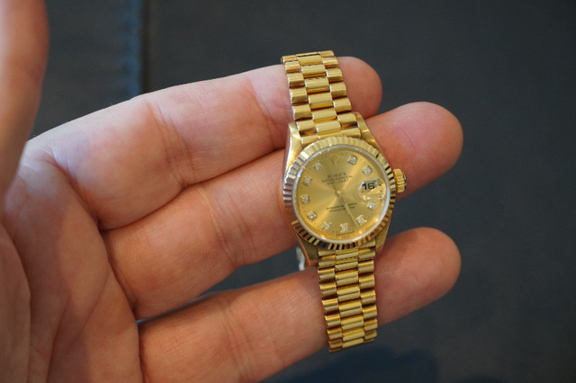 Rolex Lady-Datejust 18ct Gold set with Round Brilliant Diamonds dans Bijoux et montres  à Ottawa - Image 4