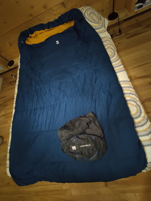 Sac de couchage double MEC fireside 0°C dans Pêche, camping et plein Air  à Sherbrooke