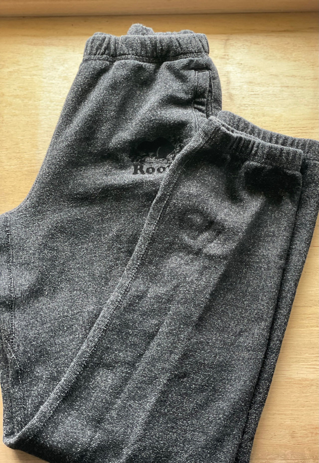 Roots track pant charcoal grey size small in Women's - Bottoms in North Bay - Image 4