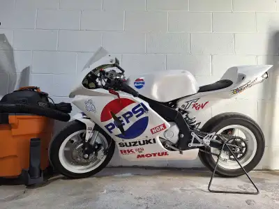 150cc, 4 stroke, gas, 5 speed, good for practice in parking lots, go kart tracks. Not street legal....
