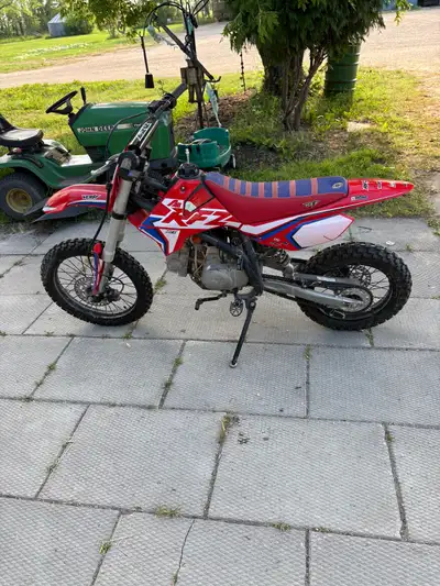 Hi I have a Apollo RFZ 125 dirtbike forsale. The bike is basically brand new still and probably luck...