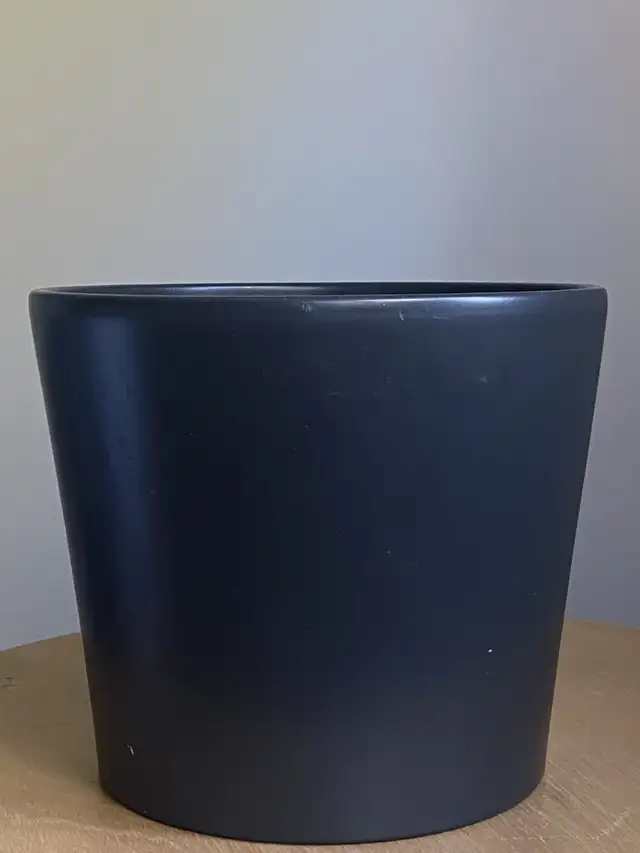 Ceramic Planter Pot 7 inch in Plants, Fertilizer & Soil in Hamilton - Image 2