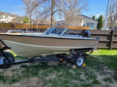 Looking for a reliable fishing boat ready to hit the water? This 1983 Lund American 15' aluminum boa...