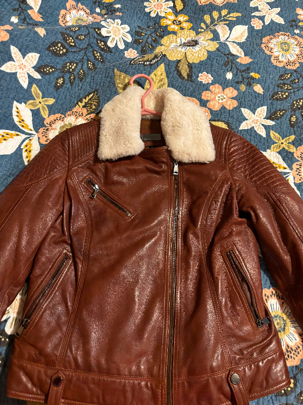 Danier leather jacket in Women's - Tops & Outerwear in Mississauga / Peel Region