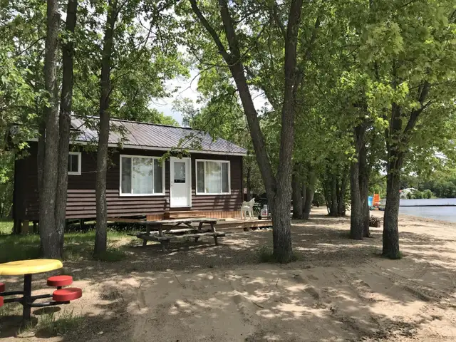 Waterfront Cottages on Golden Lake/Beachfront in Ontario in Canada - Image 8
