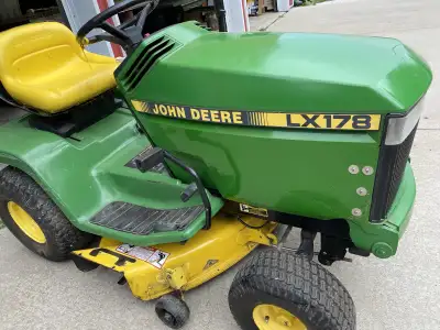 Hydrostatic transmission, 38 in deck, new front tires, fresh oil & filter, blades sharpened ready to...