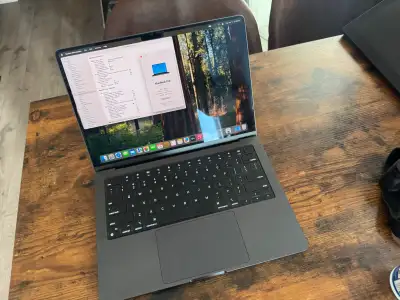 M4 Macbook Pro 14" 16GB Ram 512GB SSD 18 Cycle Count, View more