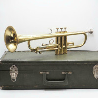 Vintage Frank Holton Trumpet Elkhorn WI w_ Original Case 350.00