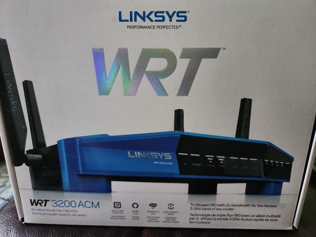 Linksys WRT32000 ACM router in Networking in St. Catharines