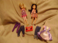 USED MOXIE GIRLZ BLONDE & BRUNETTE WITH CLOTHES & ACC. *ORILLIA