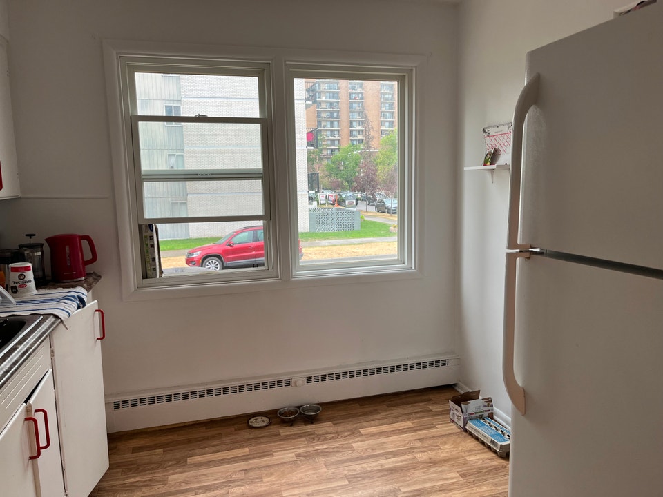 Beltline connaught 2 bedrm apart , walk to 17 av sw  $1370/m  el 4