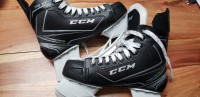 Patins d'hockey CCM comme neuf gr 7