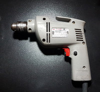 Perceuse de Marque: Makita Modèle: DP3730. La rapidité: 0-1800/m