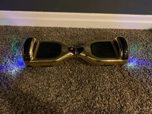 LED Bluetooth Hoverboard in Gold in Other in London - Image 3