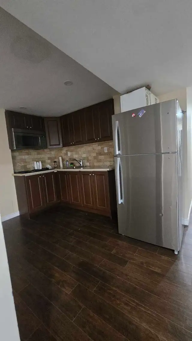 Basement in whitby in Long Term Rentals in Oshawa / Durham Region - Image 7