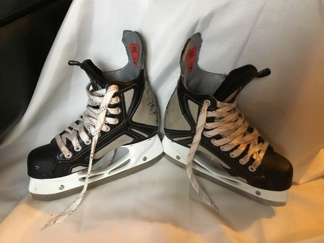 Easton Boy’s Ice Skates in Skates & Blades in Mississauga / Peel Region - Image 2