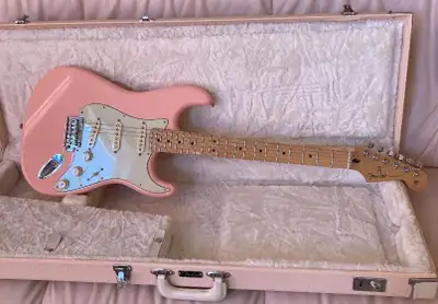Fender Player Stratocaster Shell Pink w/Matching  Case, View more
