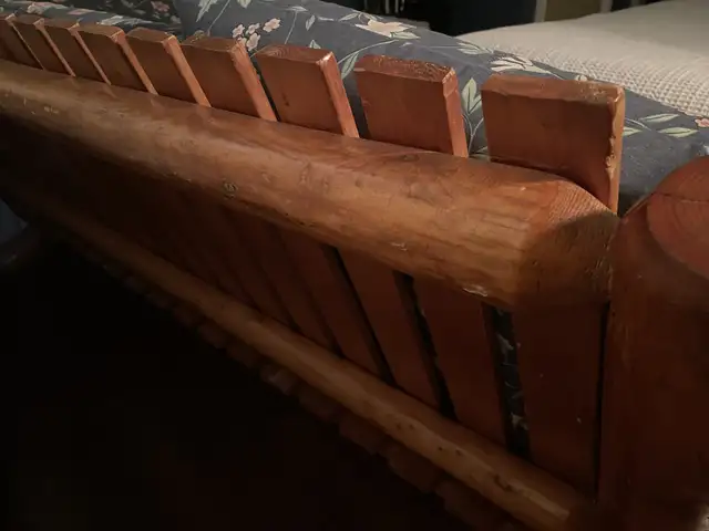 Canapé sofa+ table de salon en bois rond rustique in Chairs & Recliners in City of Montréal - Image 9