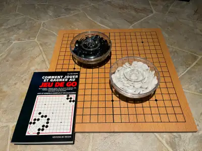 Jeu de GO (40 cm par 40 cm) flambant neuf, View more