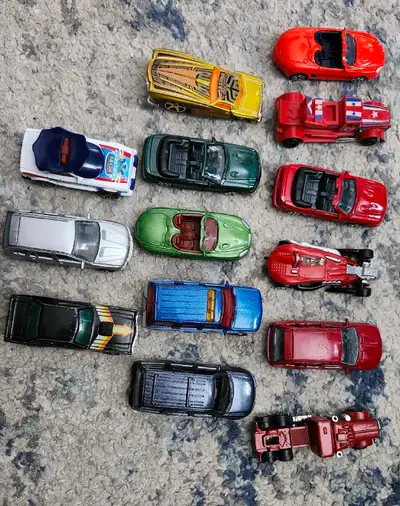 voitures hot wheel et autres 3$ chaque ou 30$ le lot, View more